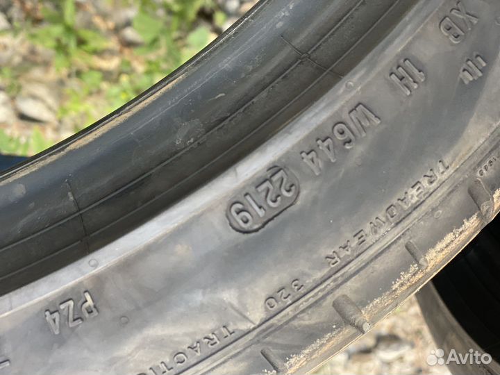 Pirelli P Zero PZ4 255/40 R20 Y