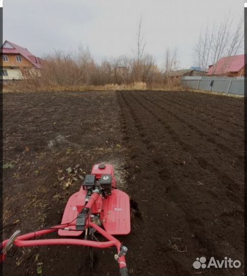 Вспашка земли мотоблоком