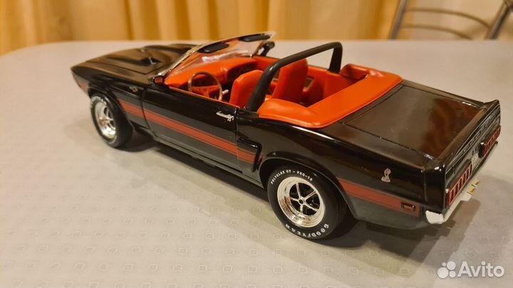 Коллекционная модель 1/18