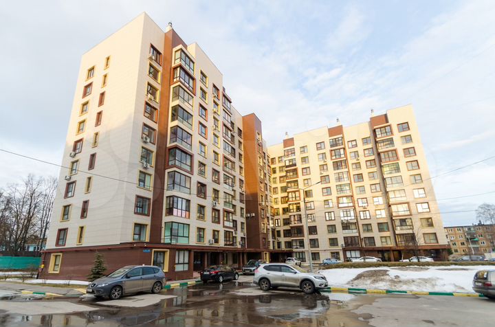 1-к. квартира, 43 м², 1/10 эт.
