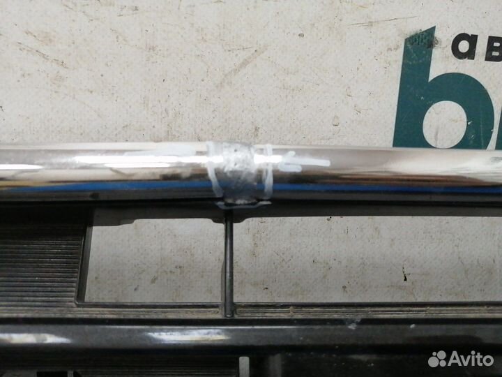 Решетка переднего бампера 53112-33160 Toyota Camry