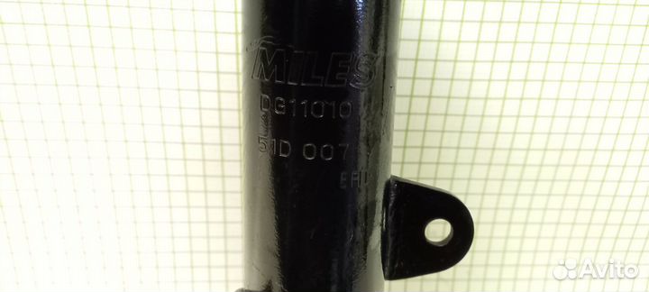 Амортизатор задний левый Toyota Corolla E10