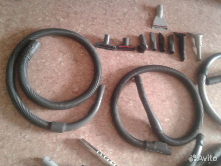 Шланги, щётки, трубки для пылесоса