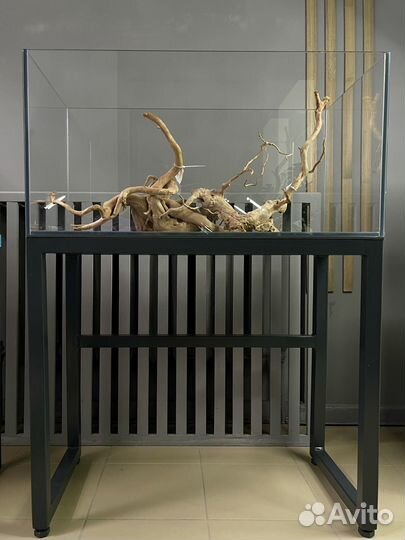 Аквариумы и стойки