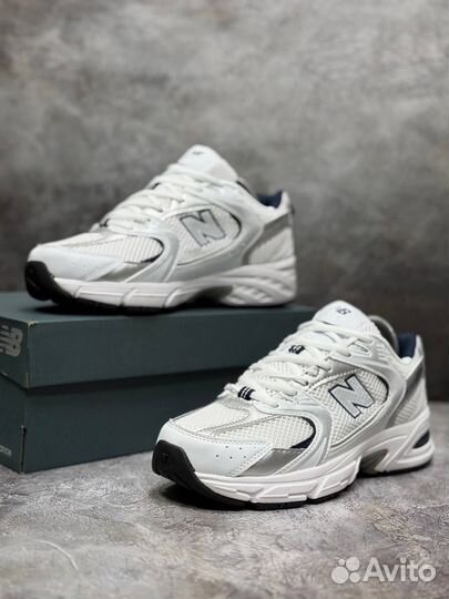 Кроссовки женские New Balance 530