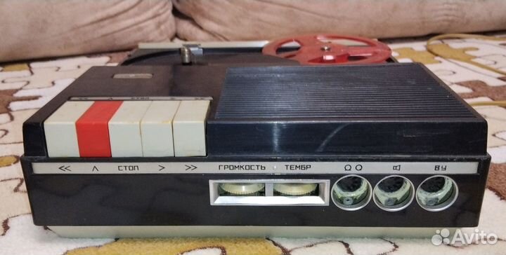 Катушечный мини-магнитофон Лира-206 (1972 г.)