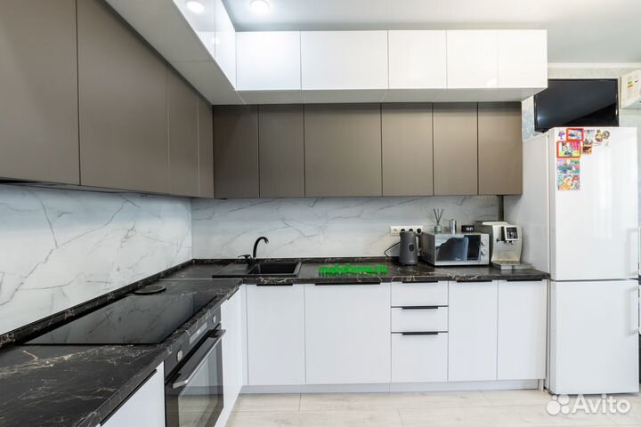 Кухня под потолок на заказ