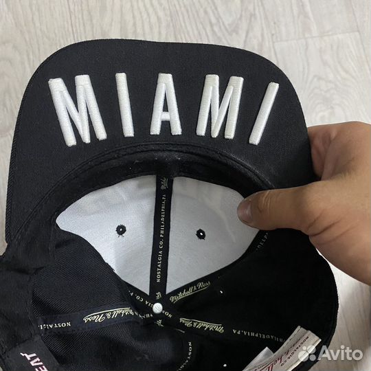 Бейсболка mitchell ness Miami Heat