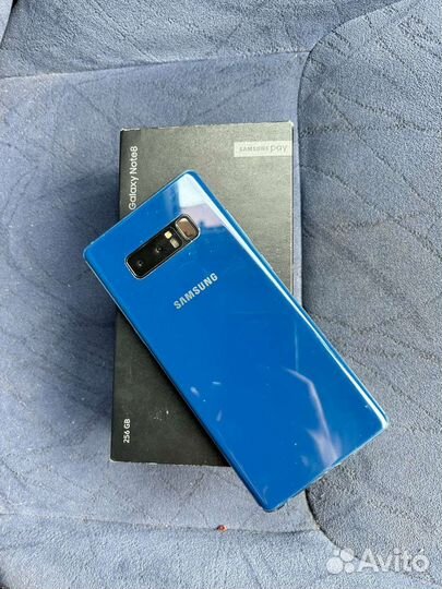 Телефон Galaxy Not 8