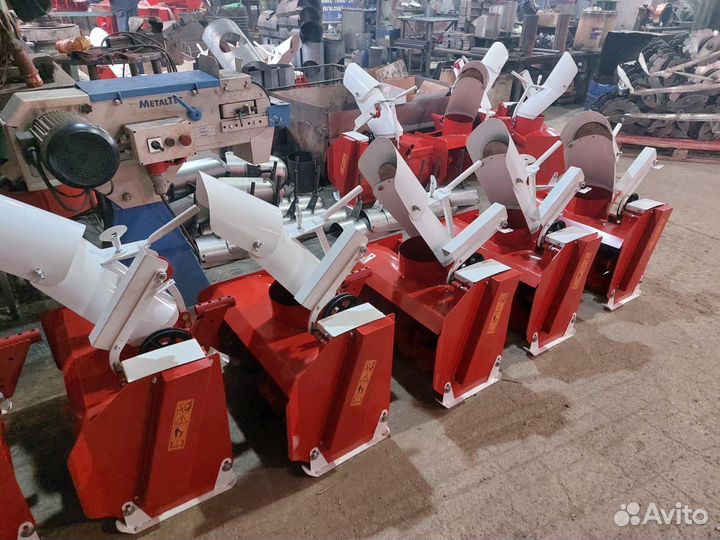 Снегоуборочная приставка 