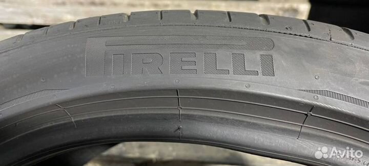 Pirelli P Zero PZ4 235/40 R18