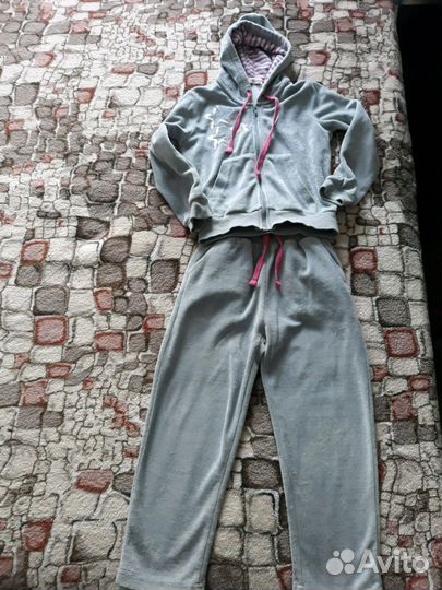 Костюм спортивный