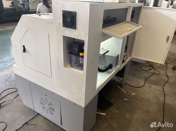 Токарный станок с чпу