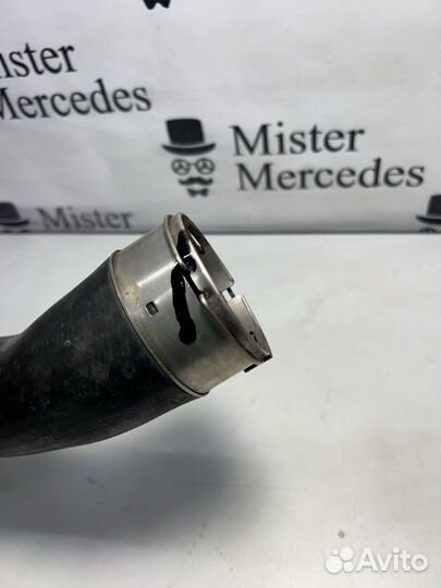 Патрубок интеркулера левый Mercedes-Benz E-Class