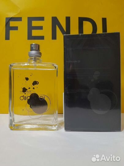 Escentric 04 molecules