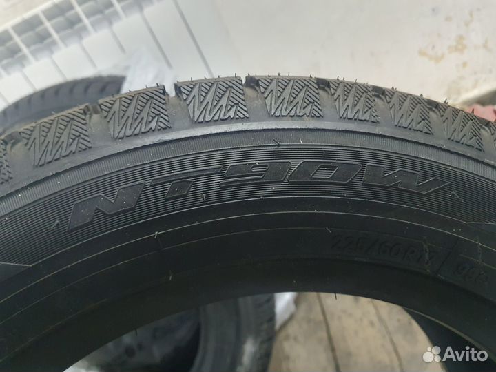 Nitto NT90W 225/60 R17 99