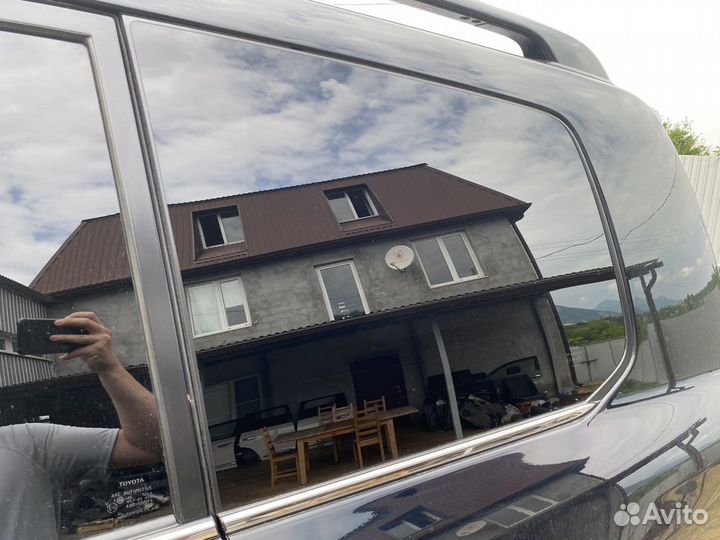 Кузовная форточка левая Toyota L.C 200 2015+