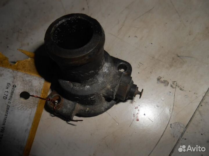 Фланец двигателя системы охлаждения Volkswagen Tra