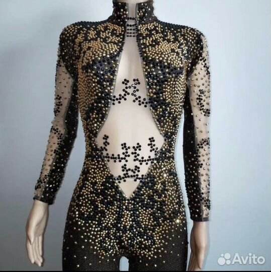 Костюм для сценического танца с кристаллами