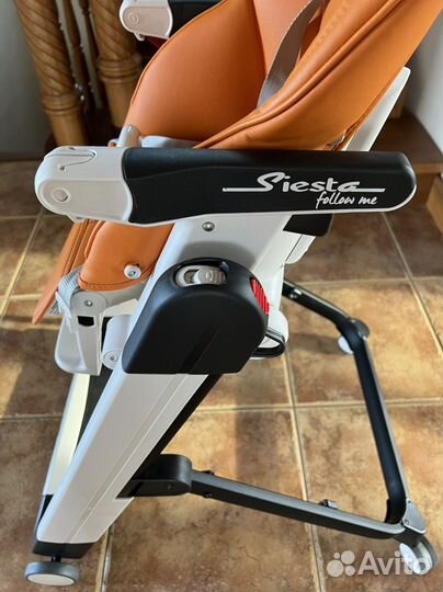 Стульчик для кормоения Peg-perego Siesta Follow me