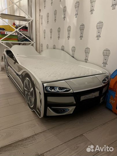 Детская кровать машина с матрасом