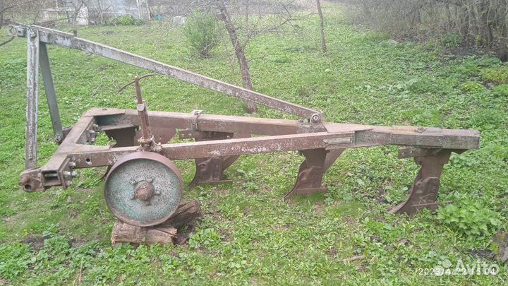 Трактор ВгТЗ ДТ-75, 1990