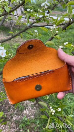 Очечник из натуральной кожи с гравировкой