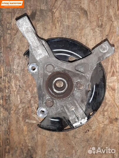 Кулак передний правый Chevrolet Cruze рест