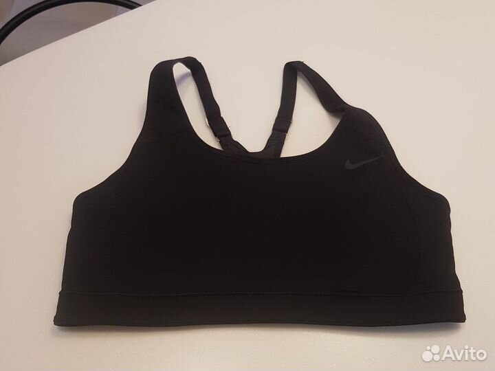 Топ спортивный Nike размер М
