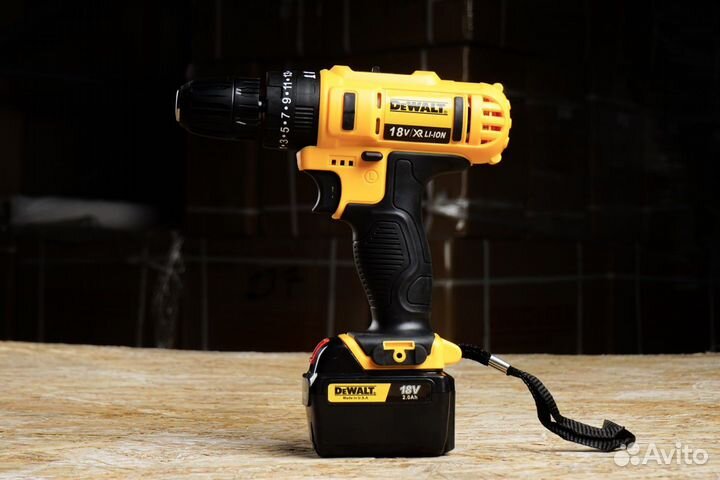 Шуруповерт DeWalt 18V (Ударный)