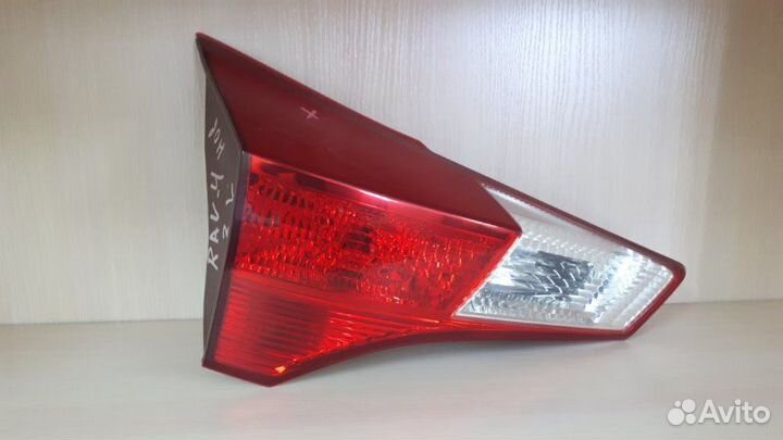 Фонарь задний левый Toyota Rav4 ZSA42