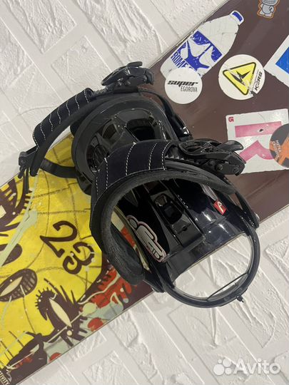 Сноуборд с креплениями head