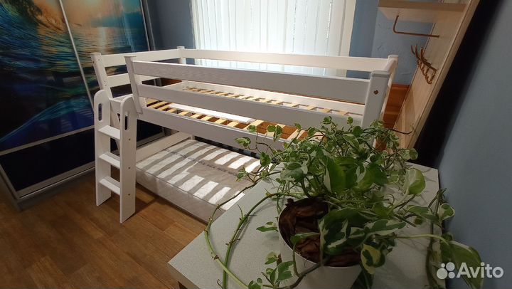 Кровать детская белая