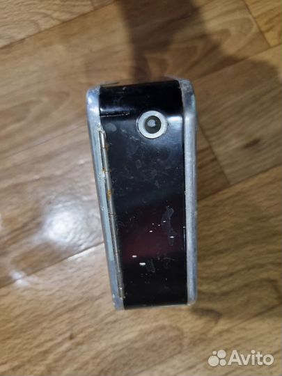 Старинная кинокамера 