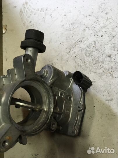 Дроссельная заслонка Opel Insignia A20DTH 55564164