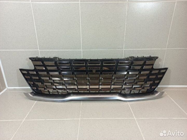 Решетка радиатора Kia Carnival 4