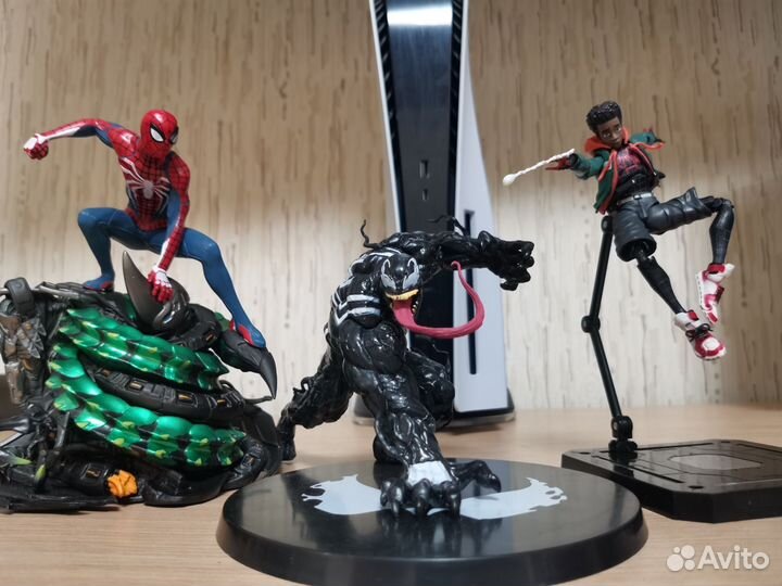 Фигурка venom