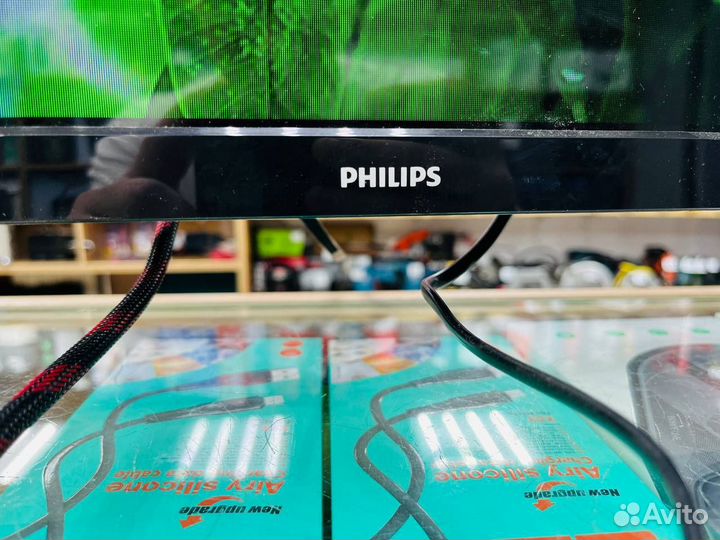 Телевизор Philips 32PHS6825