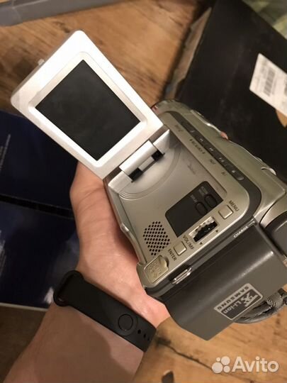 Продам видеокамеры samsung и Sony