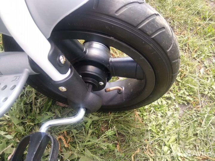 Детский велосипед с ручкой