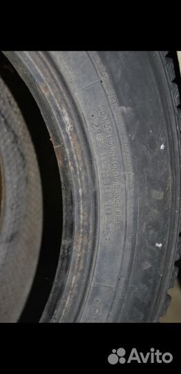 Dunlop SP Winter Ice 01 215/65 R16 102S