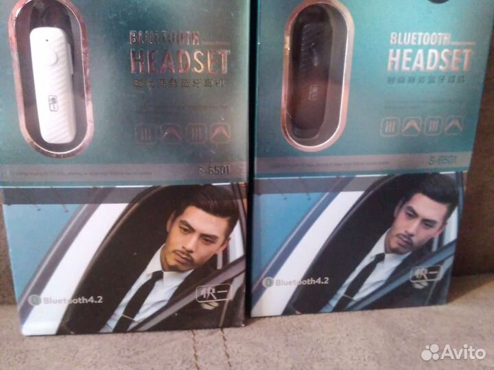 Наушник в ухо