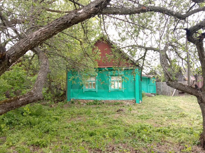 Дом 32,6 м² на участке 12 сот.