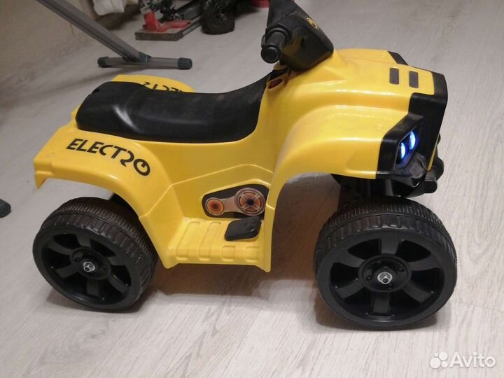 Детский квадроцикл на аккумуляторе