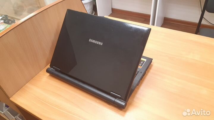 Ноутбук eMachines E642G