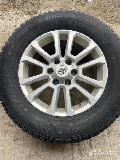 Комплект зимних колес r18 Toyota Land Crouser Prad