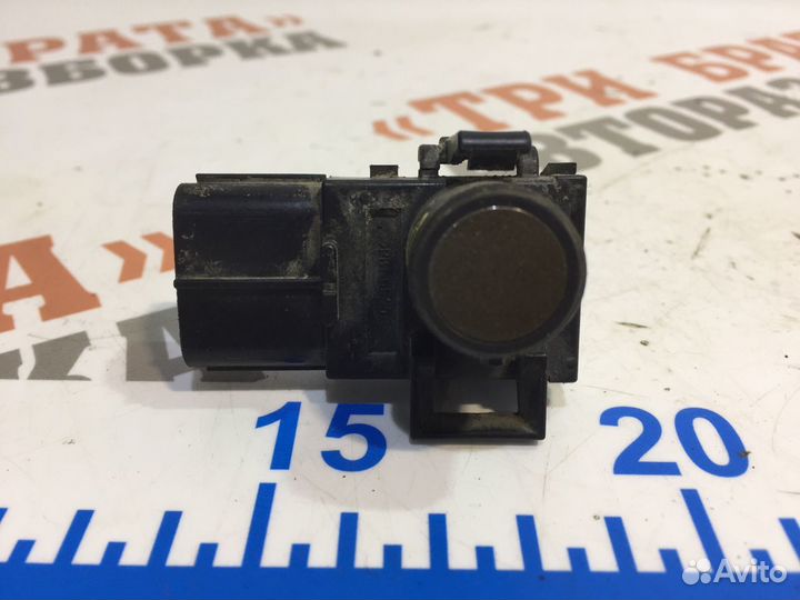 Тойота Ленд Крузер Датчик парковки парктроник