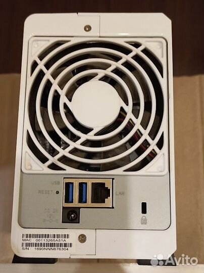 Сетевое хранилище на 2 диска Synology DS216J
