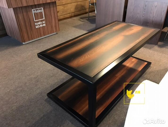 Журнальный стол в офис