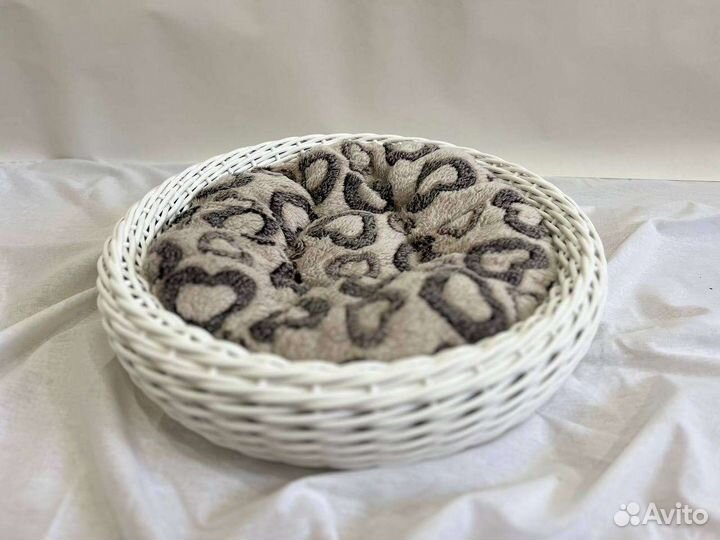 Лежанка для собак и кошек